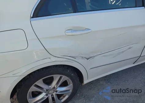 2010 Mercedes-Benz E 350 4Matic z USA, uszkodzony, nr VIN WDDHF8HB9AA108348